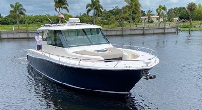 2016 44' Tiara Yachts-Q44 Fort Myers, FL, US