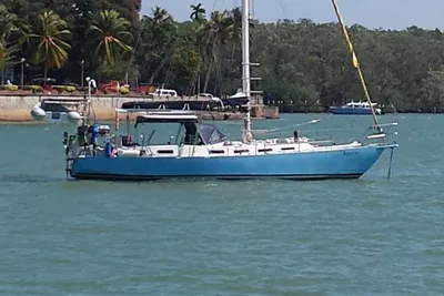 Bruce Roberts Offshore 38