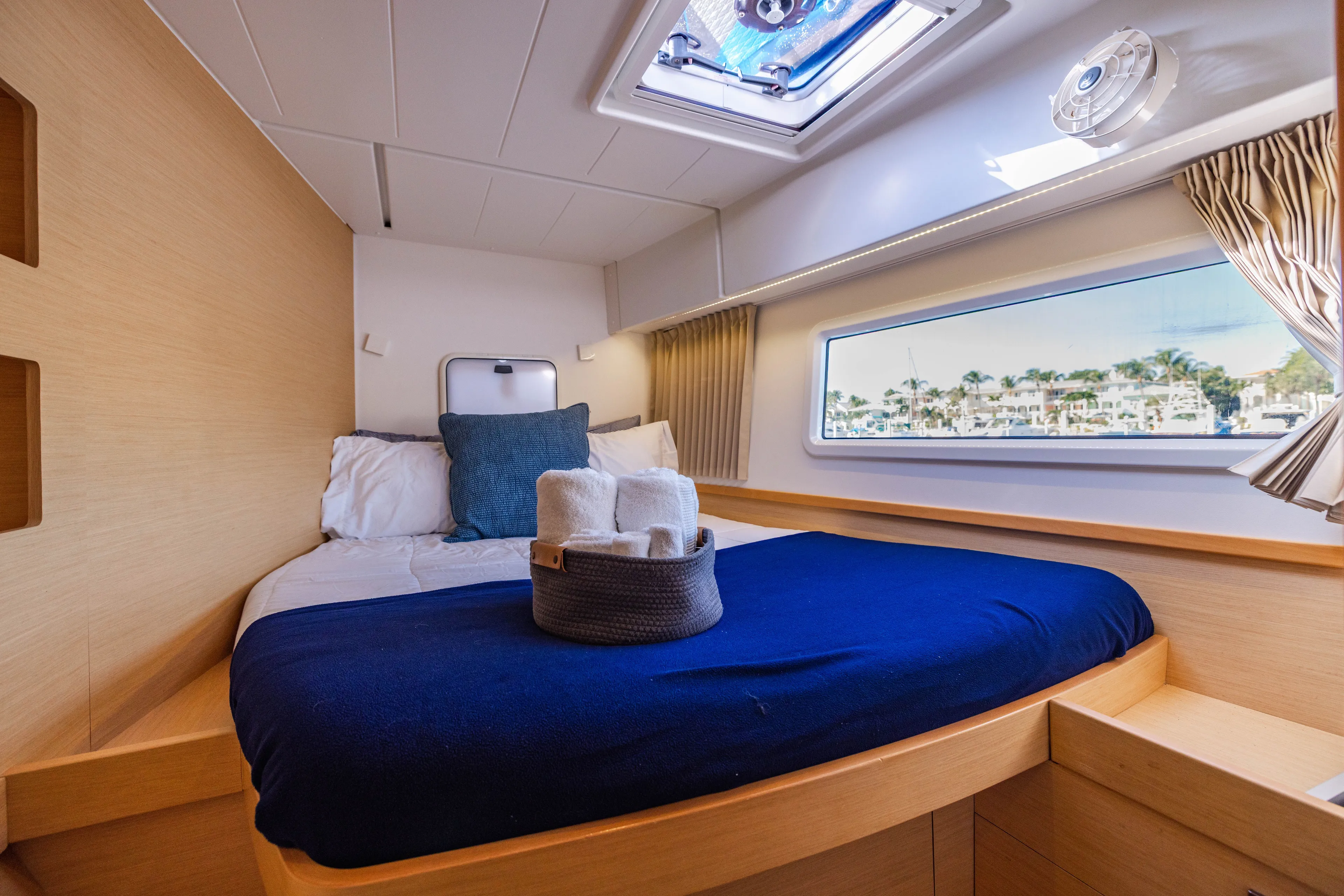 Arabella Yacht Photos Pics 