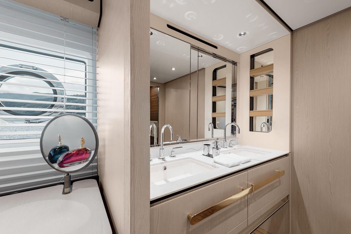 2024 Azimut 77 