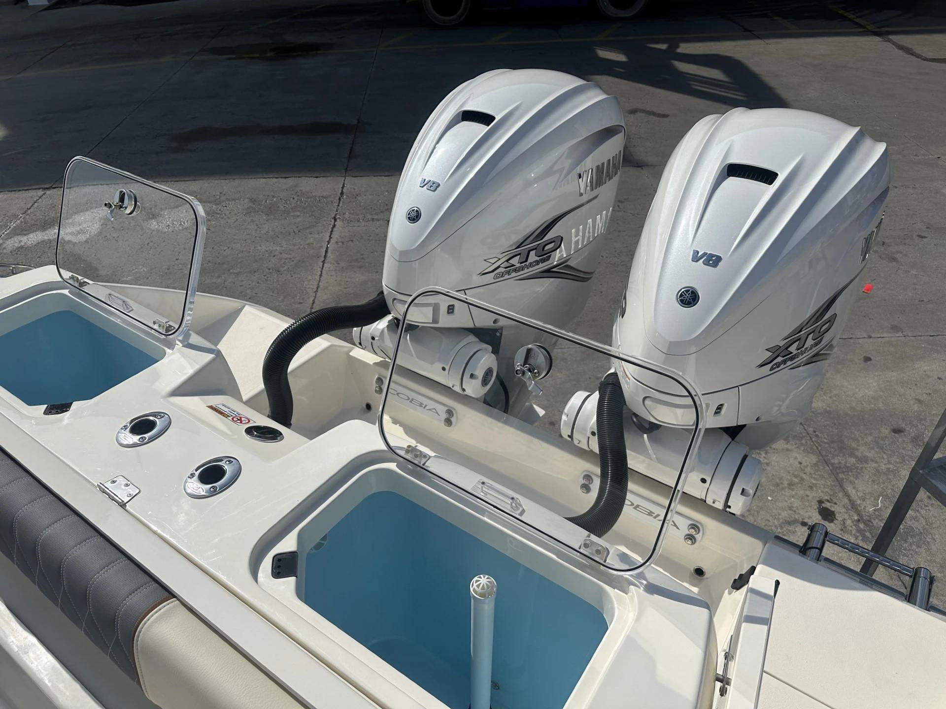 2023 Cobia 320 CC Center Console for sale - YachtWorld