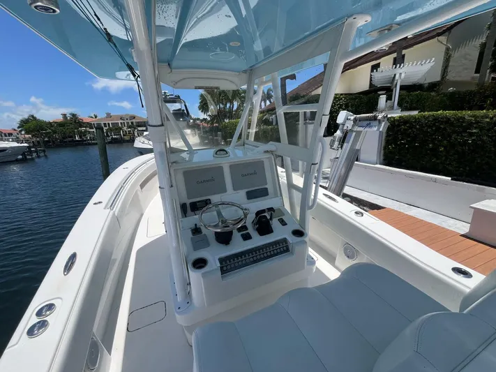 Exodus Yacht Photos Pics 2018 Invincible 33 Open Fisherman - Image 8