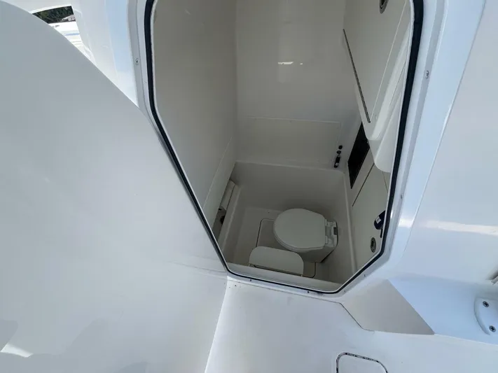 Exodus Yacht Photos Pics 2018 Invincible 33 Open Fisherman - Image 13