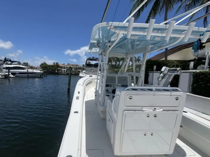 Exodus Yacht Photos Pics 2018 Invincible 33 Open Fisherman - Image 7