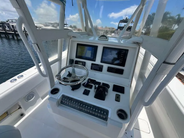Exodus Yacht Photos Pics 2018 Invincible 33 Open Fisherman - Image 9