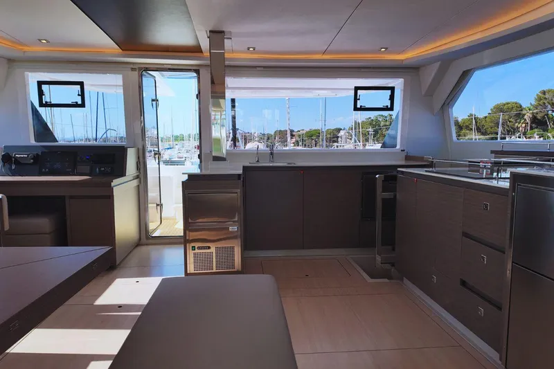  Yacht Photos Pics Leopard 50