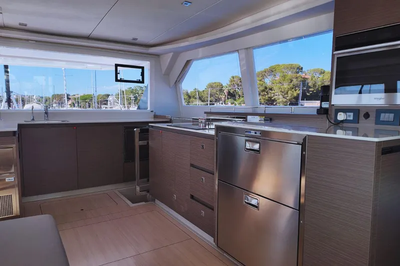  Yacht Photos Pics Leopard 50