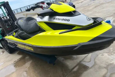 2010 Bombardier RXT 260