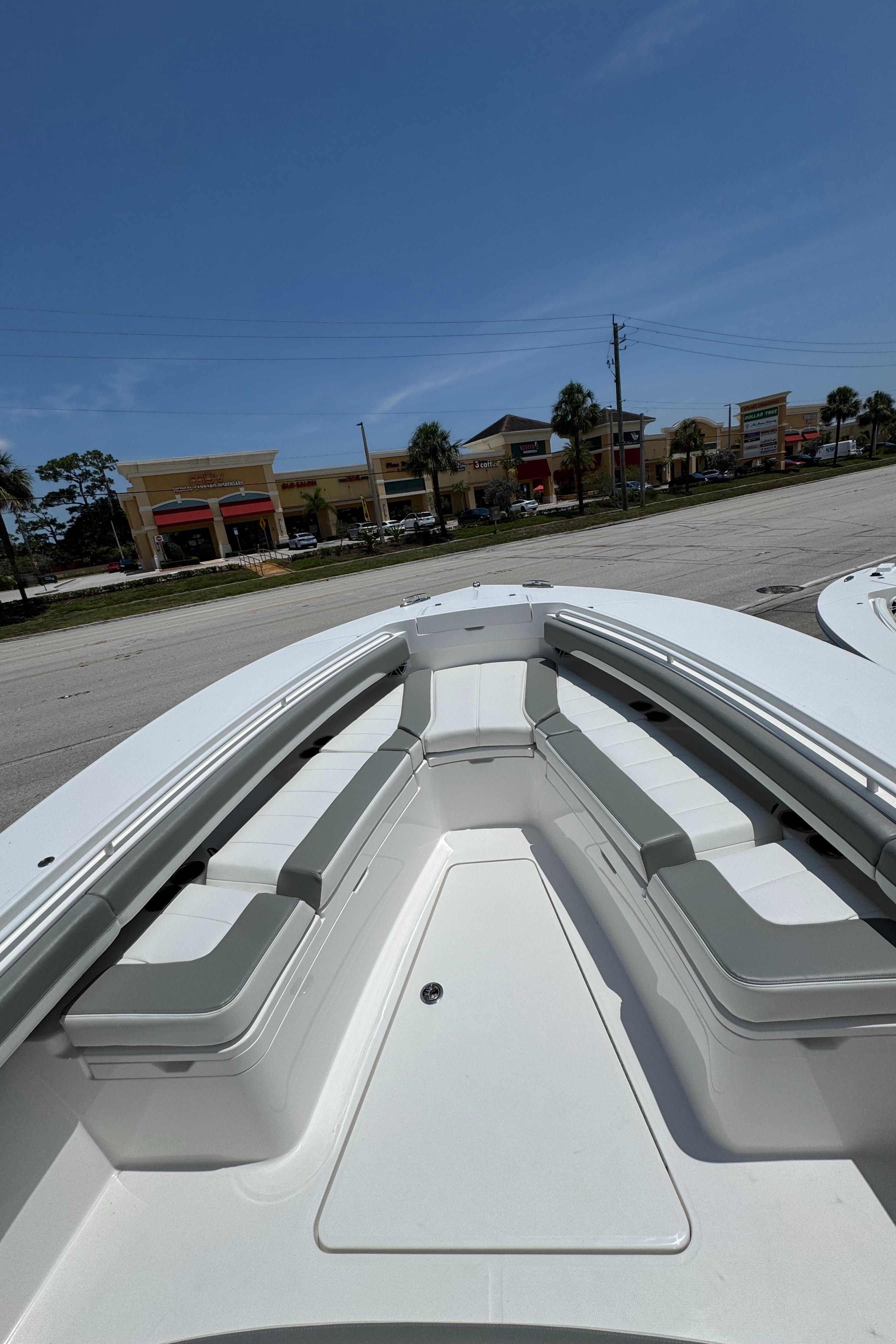 2025 Regulator 28 - Image 11