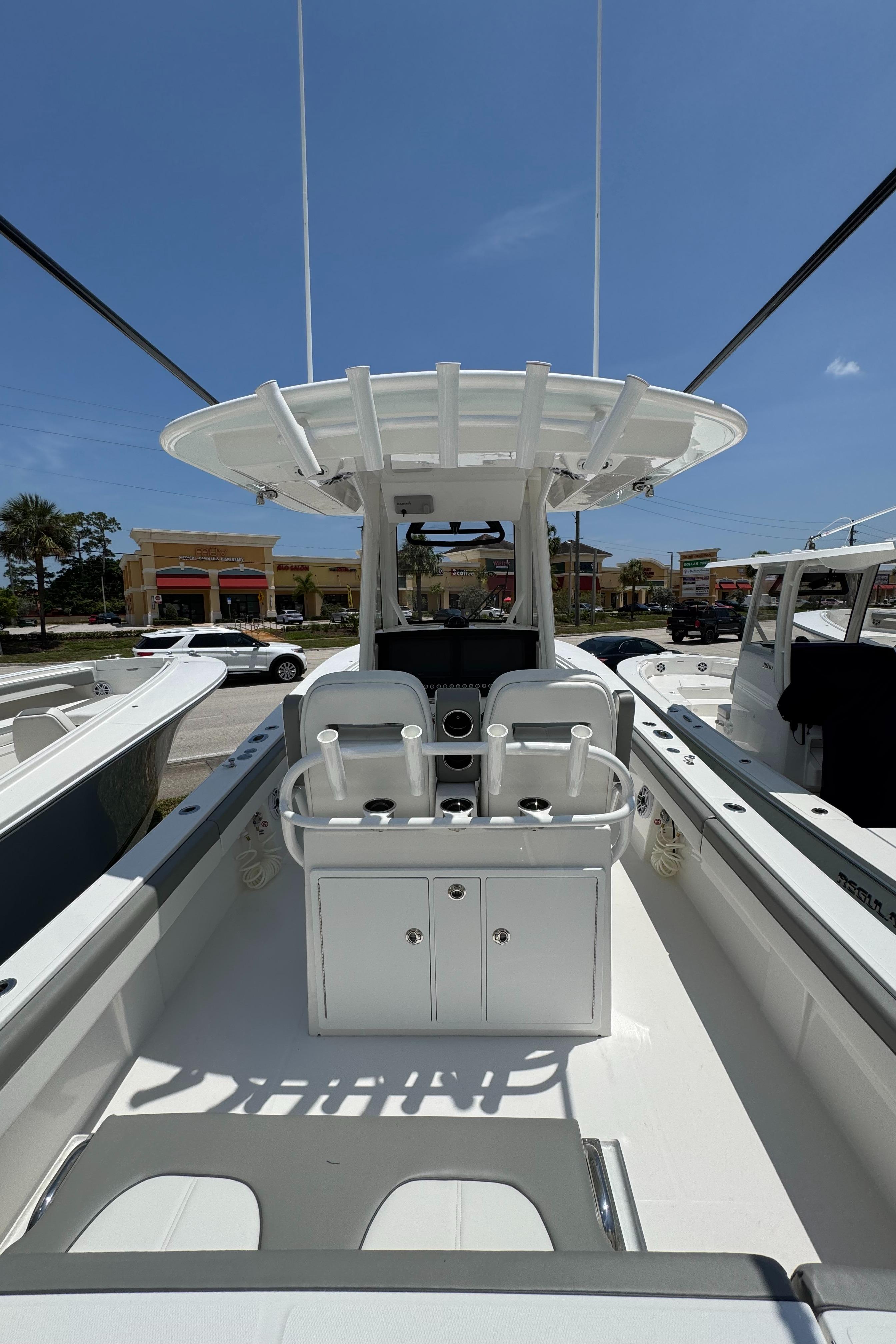 2025 Regulator 28 - Image 6