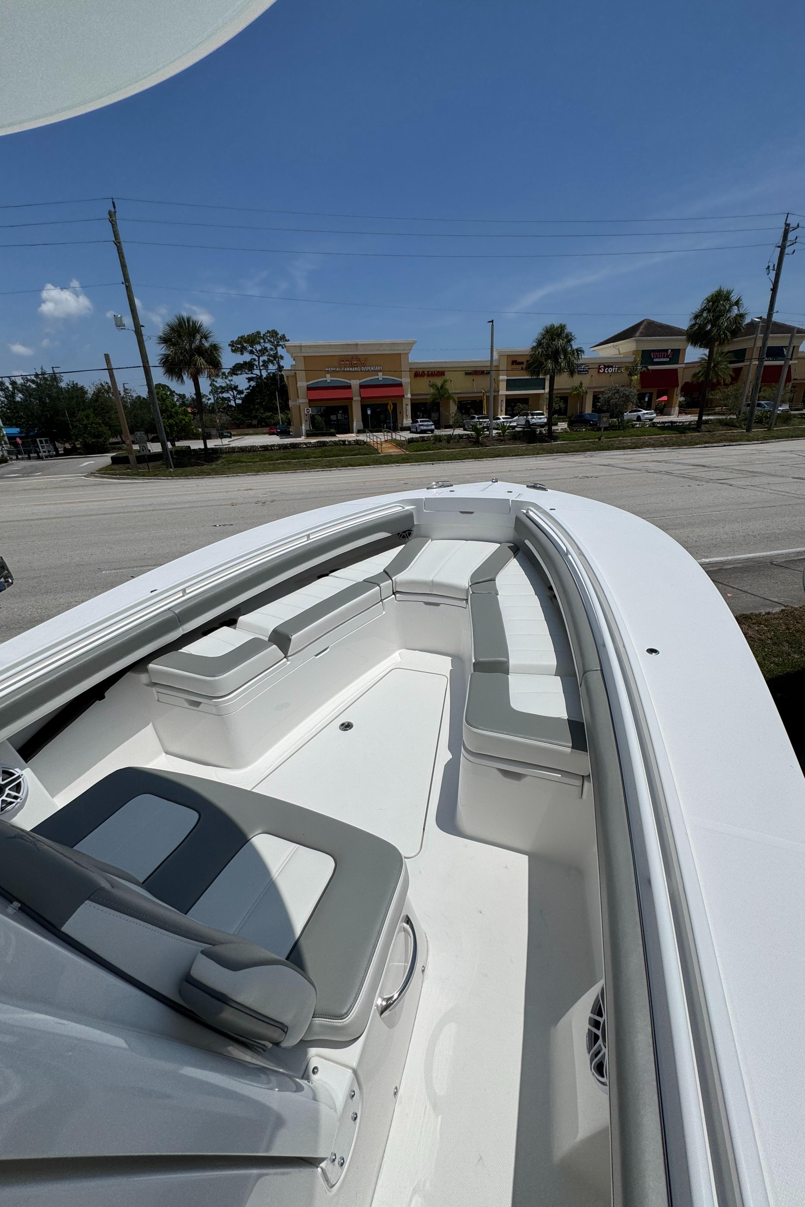 2025 Regulator 28 - Image 15