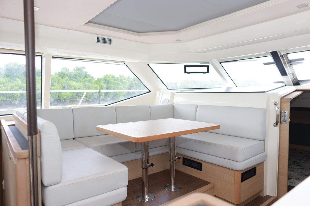 2023 Aquila 44 