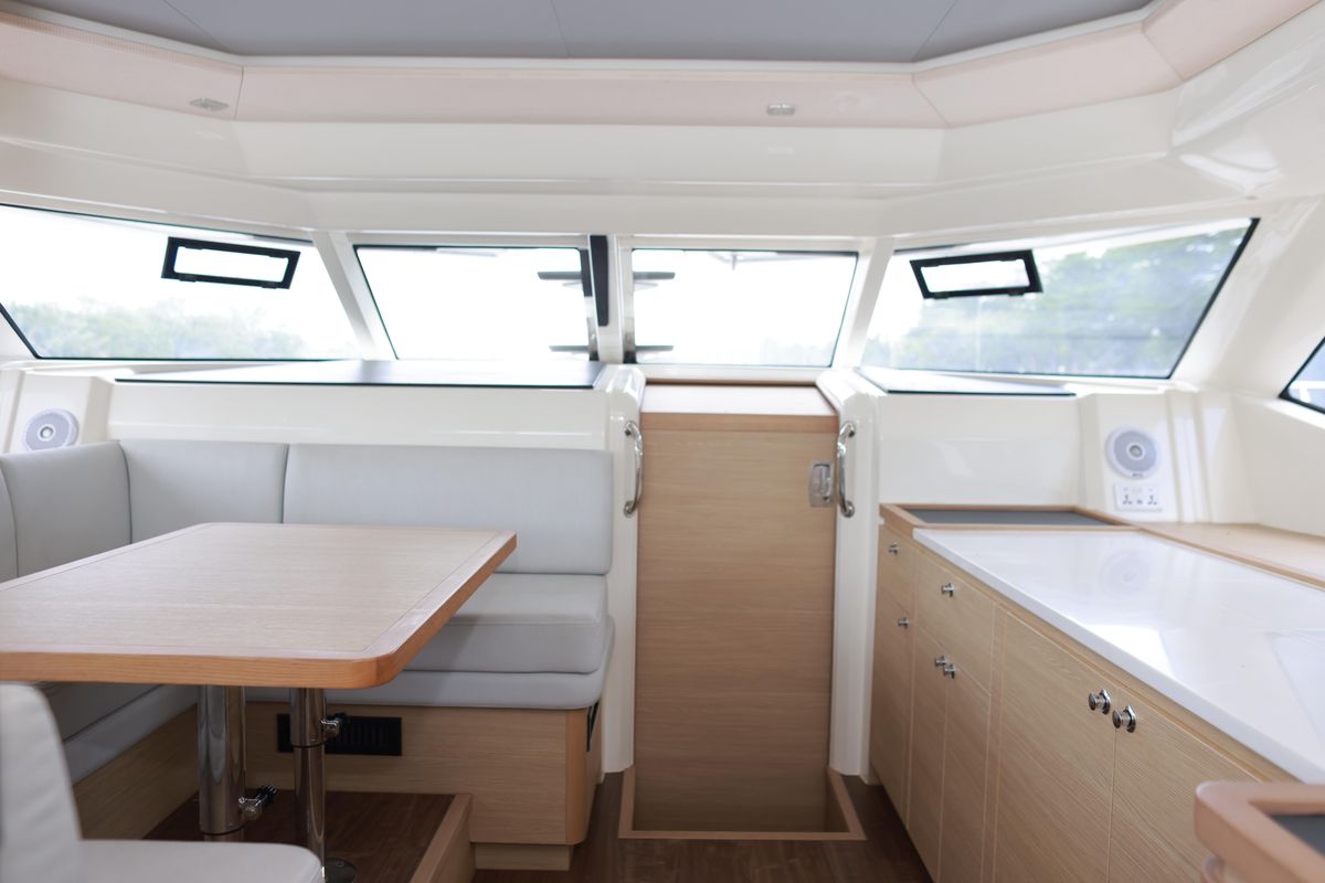 2023 Aquila 44 