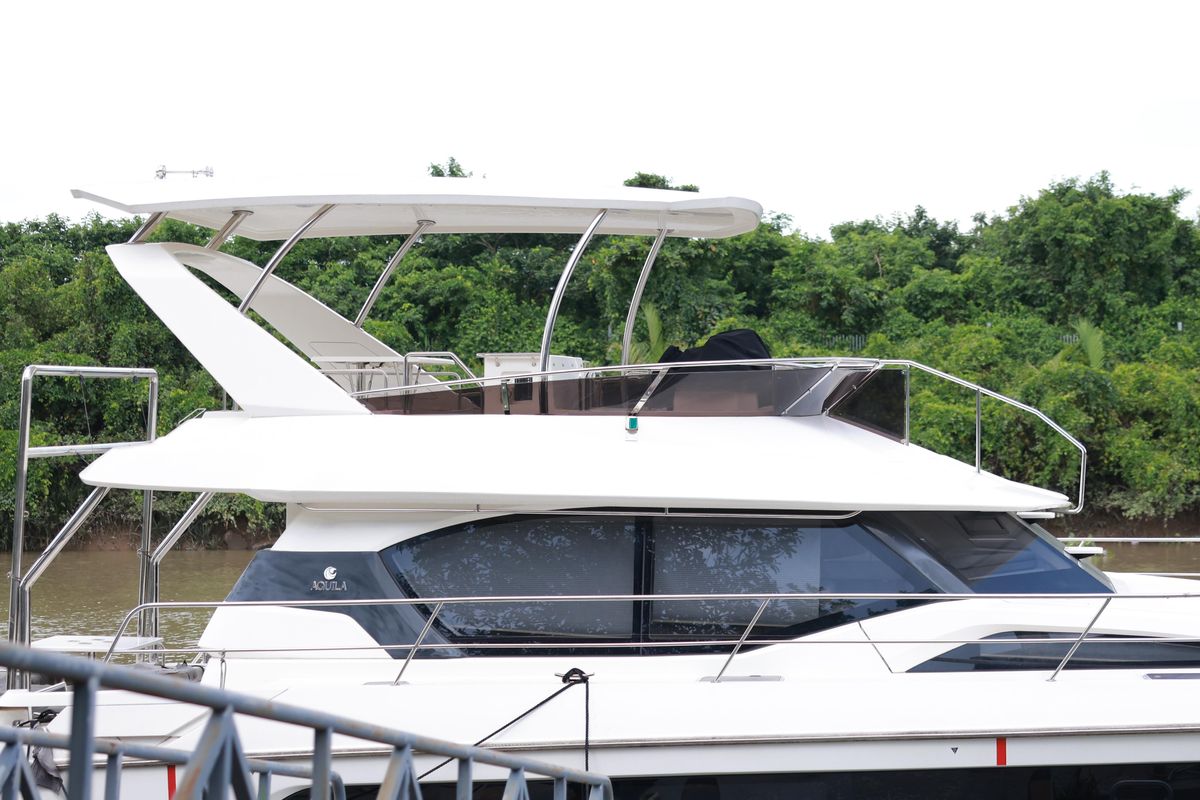 2023 Aquila 44 