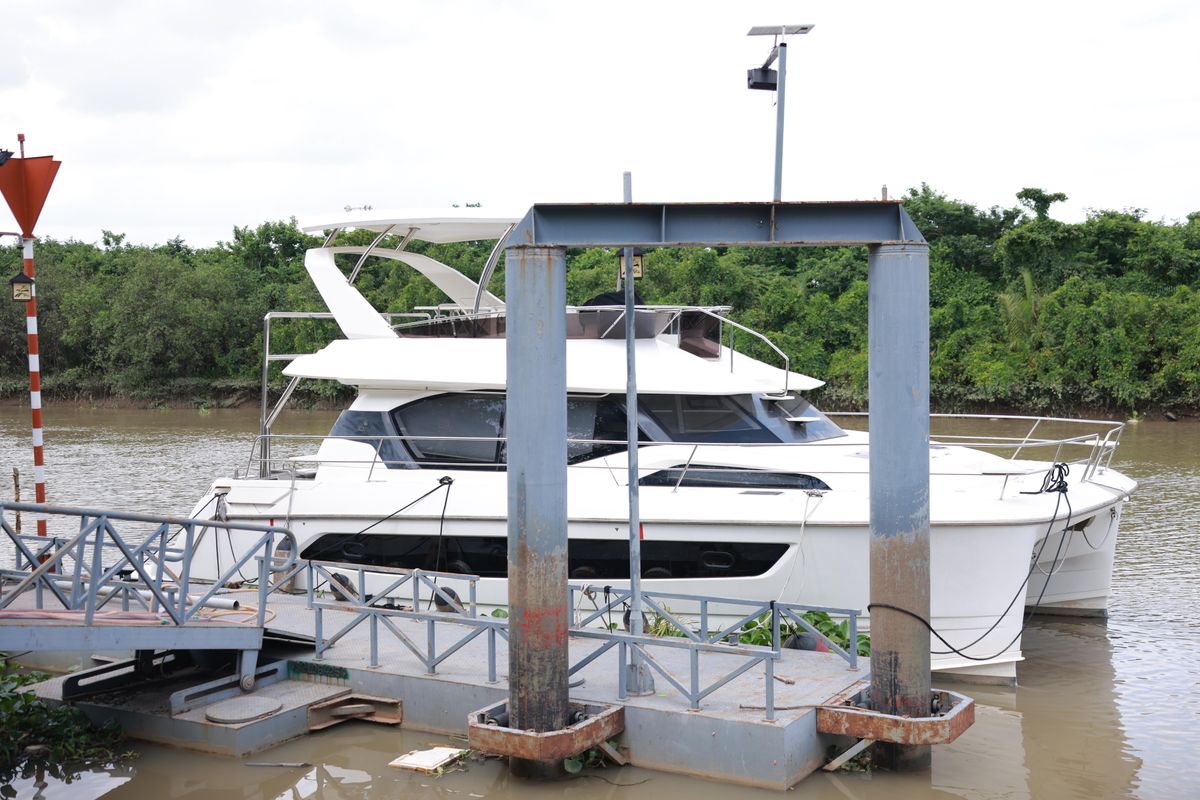2023 Aquila 44 