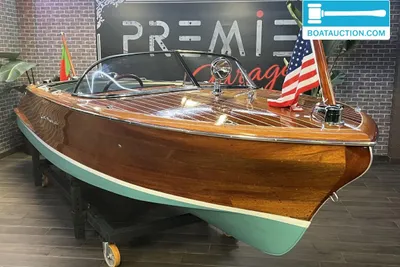1956 Chris-Craft Capri 19