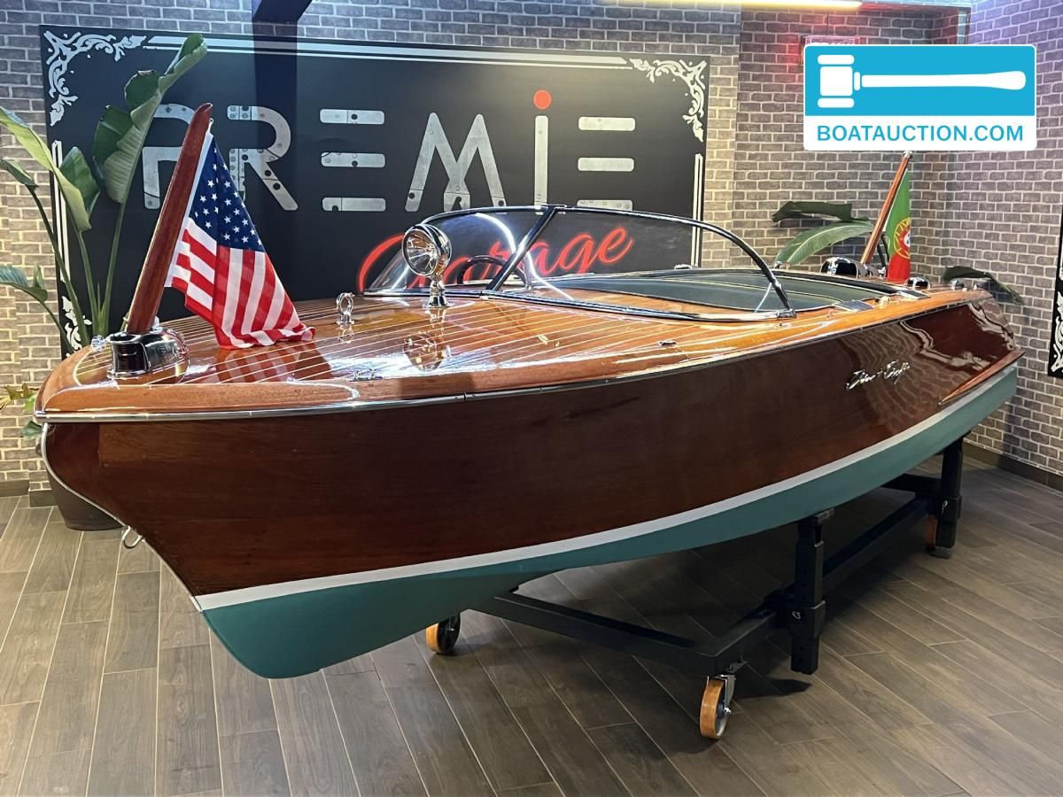 1956 Chris-Craft Capri 19