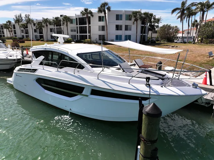 Truly Ineffable Yacht Photos Pics 