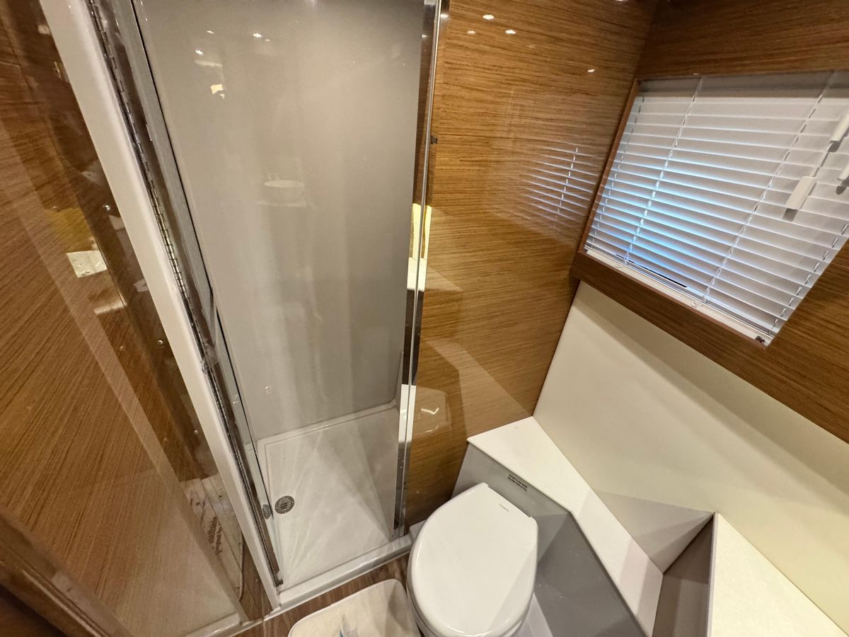 2019 Cruisers Yachts 43 