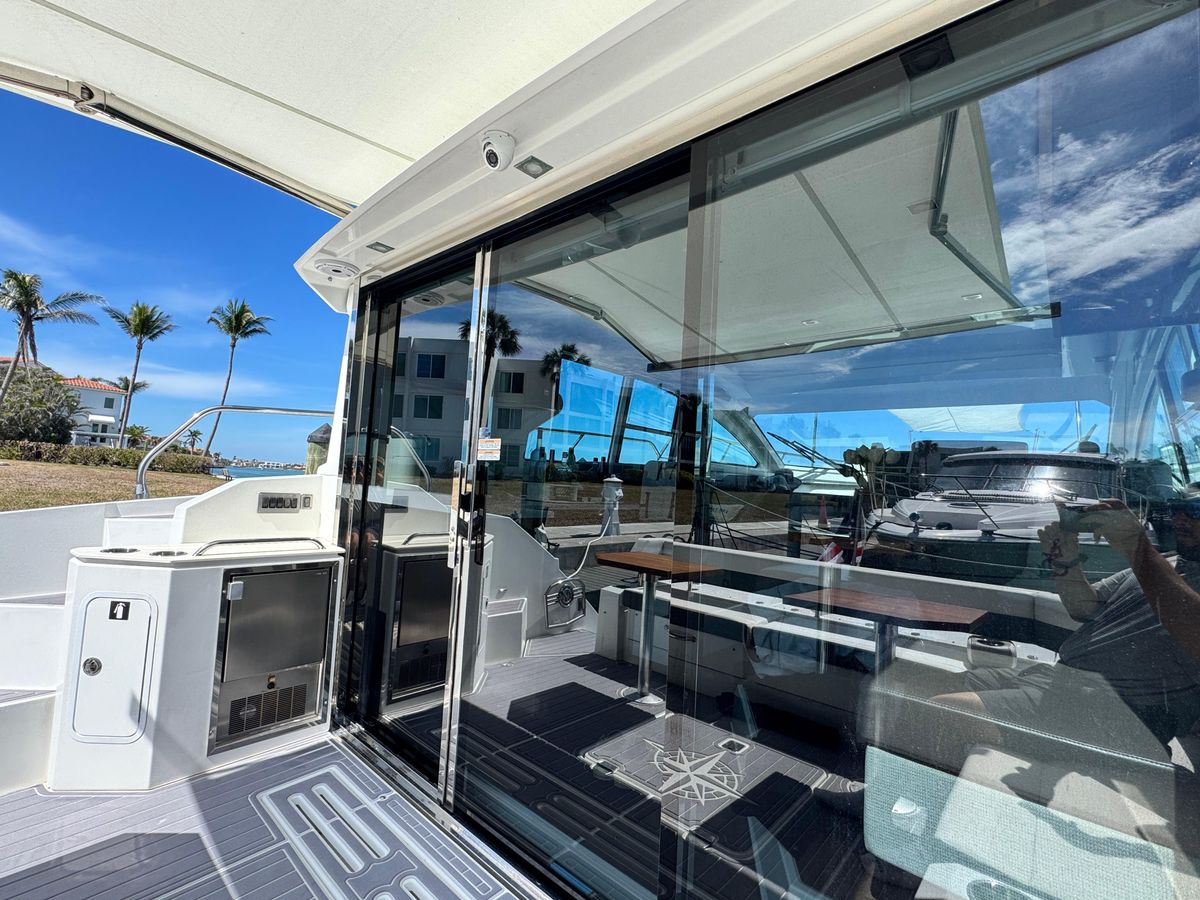 2019 Cruisers Yachts 43 