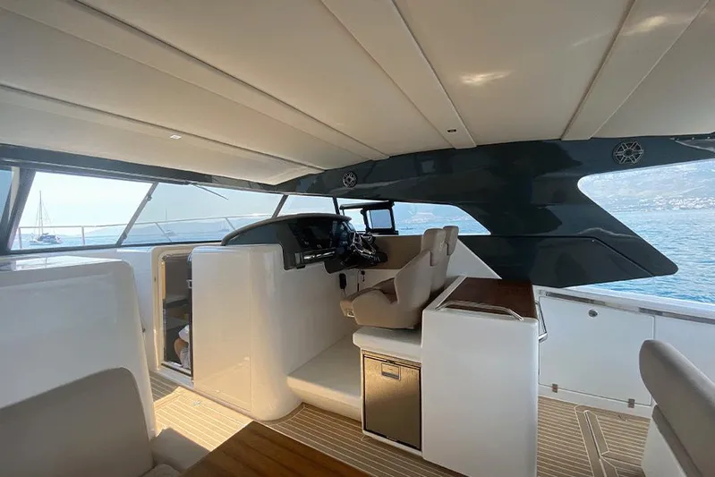  Yacht Photos Pics Makai M37 2025