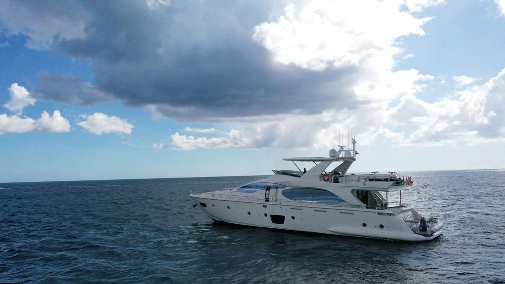 2009 Azimut 85