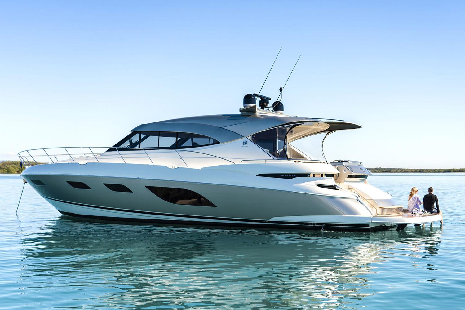 New Riviera 6000 Sport Yacht in Florida - iNautia