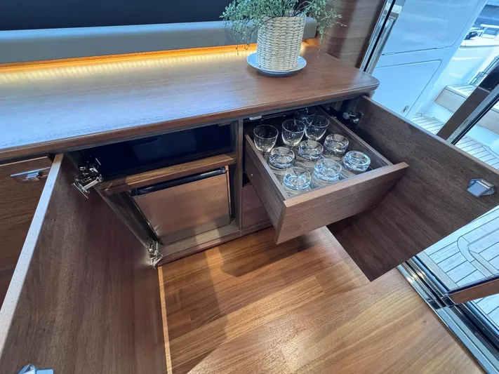 F55159 Yacht Photos Pics 