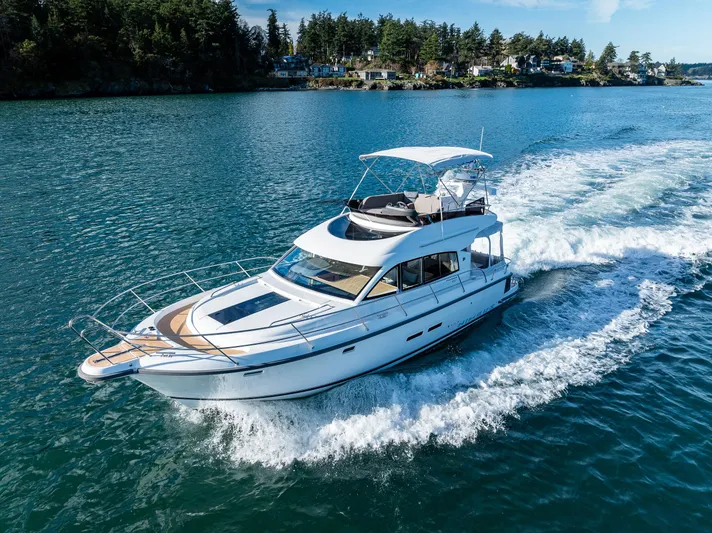 Duet Yacht Photos Pics 