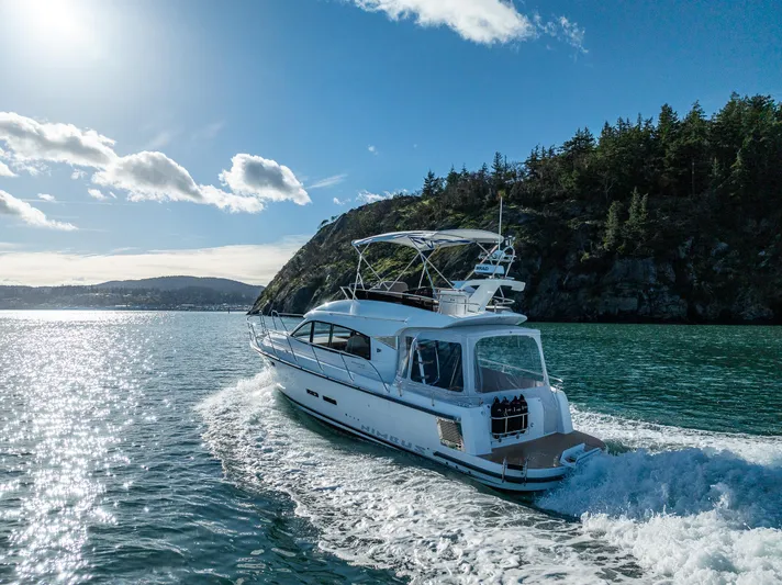 Duet Yacht Photos Pics 