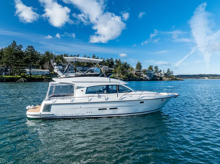 Duet Yacht Photos Pics 