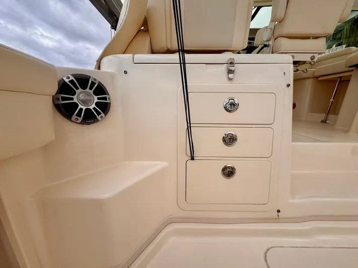  Yacht Photos Pics 2025 GRADY-WHITE 330 EXPRESS - Image 31