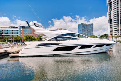 Sunseeker 68 Sport Yacht