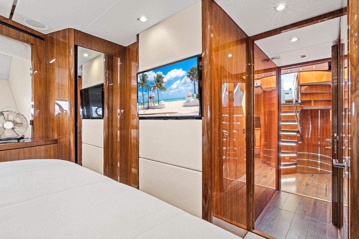 2017 Sunseeker 68 