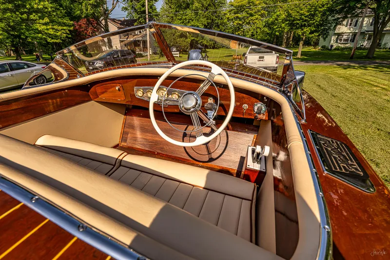  Yacht Photos Pics front cockpit