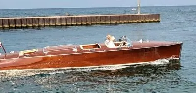 Hacker-Craft 28 Triple