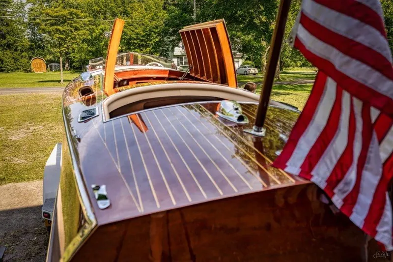  Yacht Photos Pics aft deck and flag pole