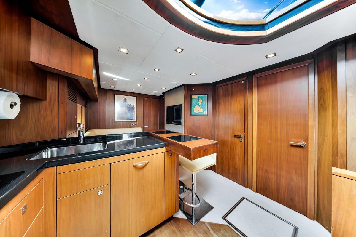 2012 Sunseeker 74 