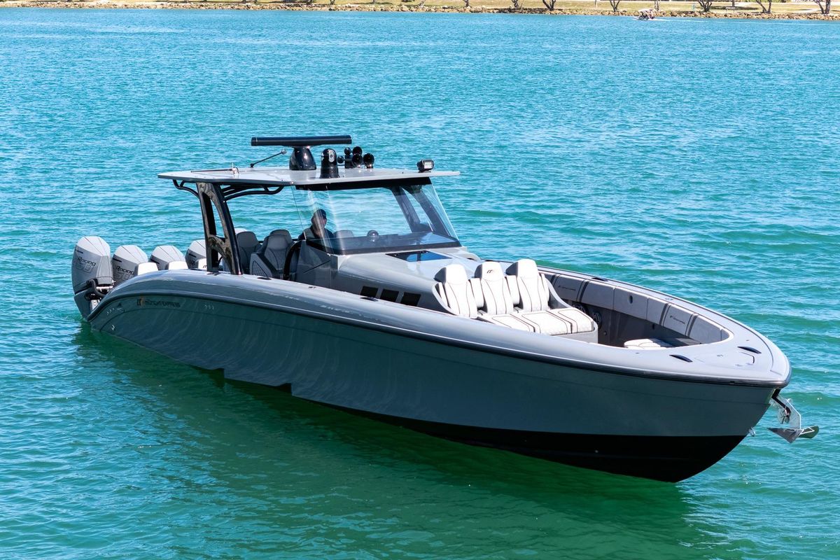 2023 Midnight Express 43 