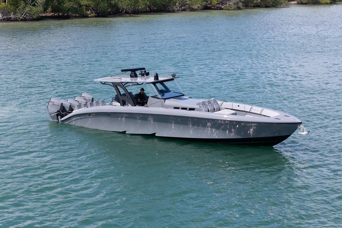 2023 Midnight Express 43 