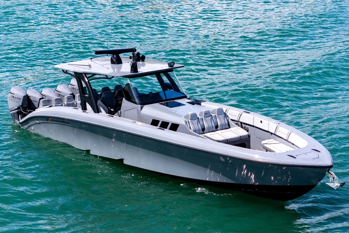 2023 Midnight Express 43 