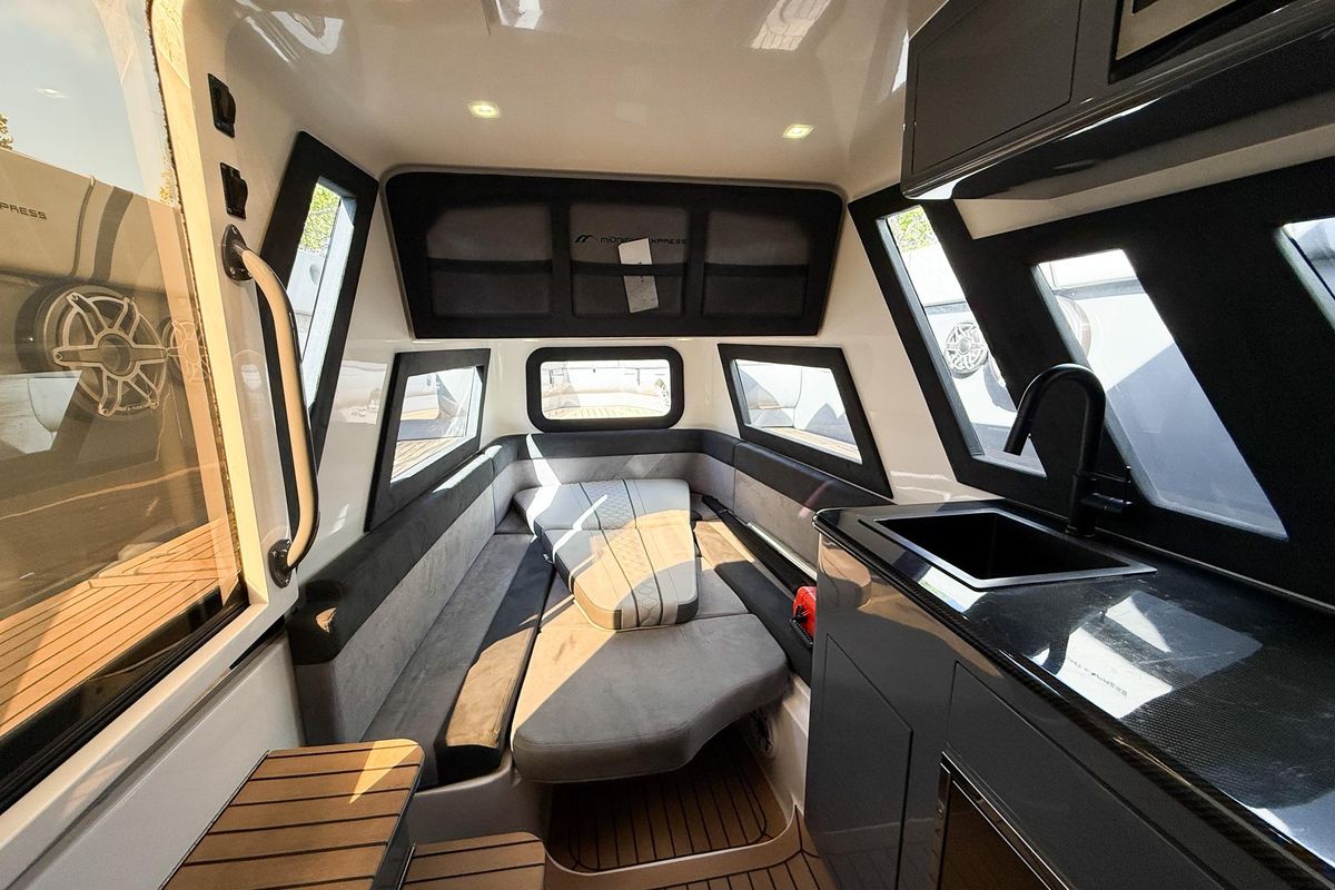 2023 Midnight Express 43 