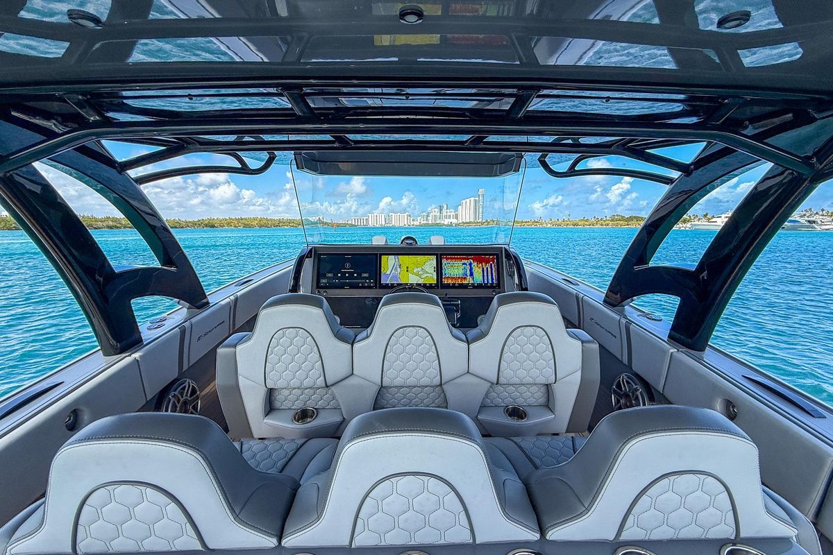 2023 Midnight Express 43 