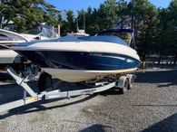 2014 Sea Ray 240 Sundeck
