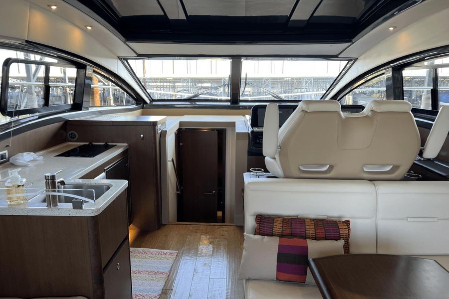 2016 Sea Ray 400 Sundancer