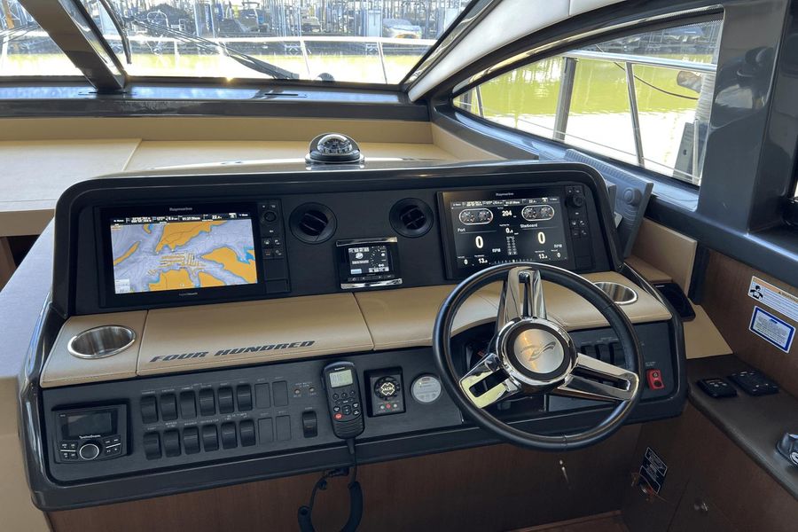 2016 Sea Ray 400 Sundancer