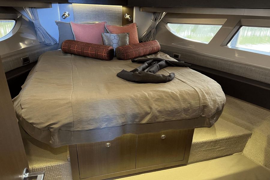 2016 Sea Ray 400 Sundancer