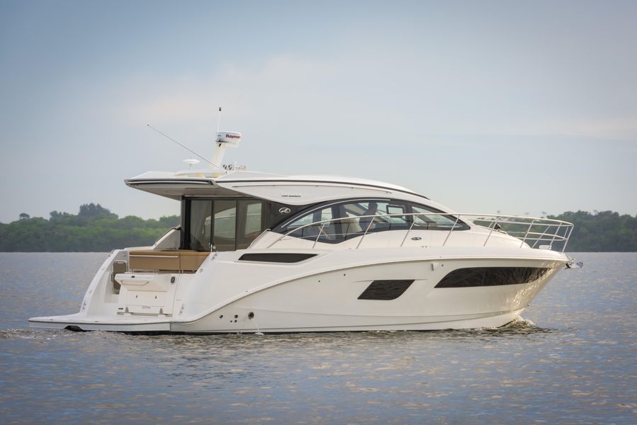 2016 Sea Ray 400 Sundancer