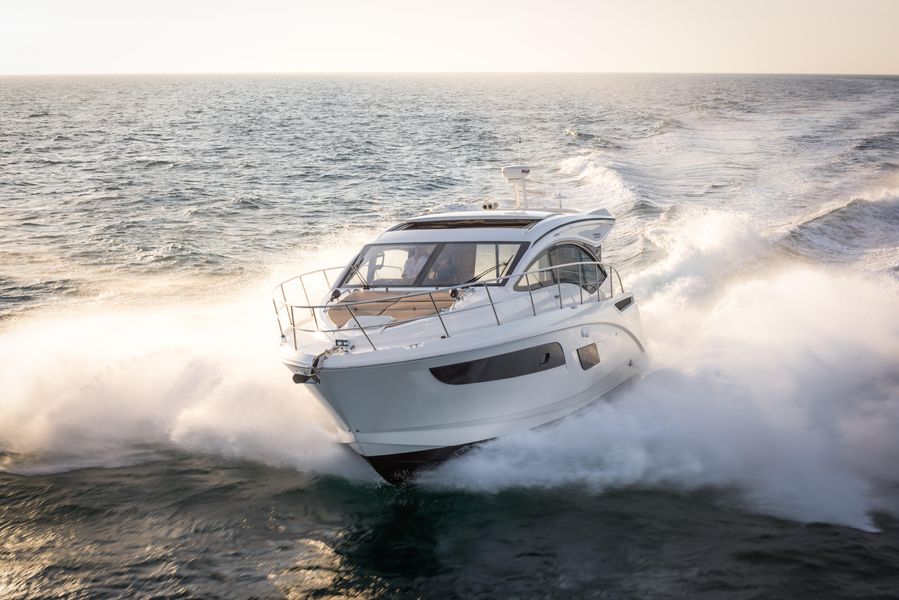2016 Sea Ray 400 Sundancer