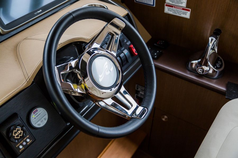 2016 Sea Ray 400 Sundancer